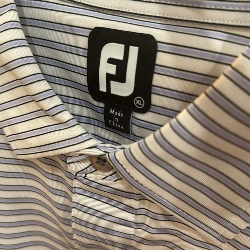 Men’s size XL Footjoy golf polo. Price is for 
All 3 polos - Picture 6 of 6